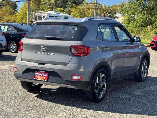 2023 Hyundai VENUE SEL