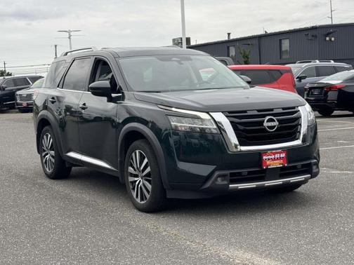 2022 Nissan Pathfinder Platinum 4WD