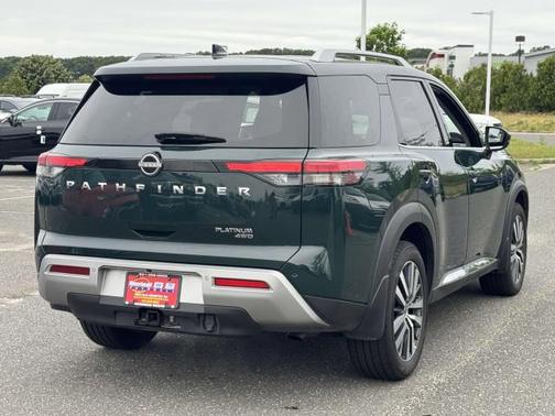 2022 Nissan Pathfinder Platinum 4WD