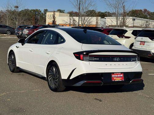 2024 Hyundai SONATA Hybrid Limited