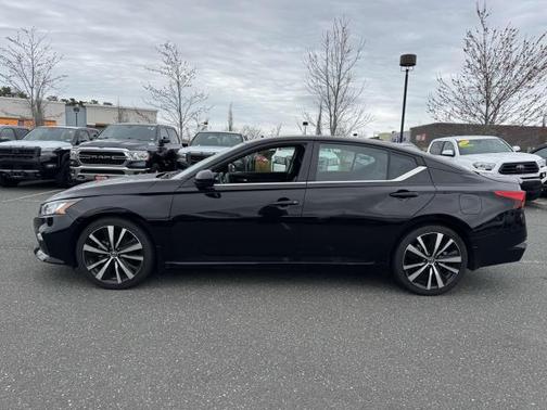 2022 Nissan Altima SR FWD