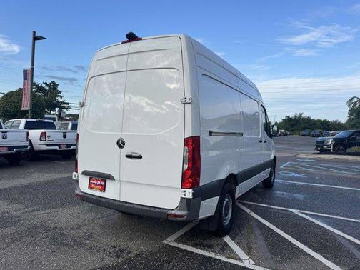 2022 Mercedes-Benz Sprinter 2500 Standard Roof