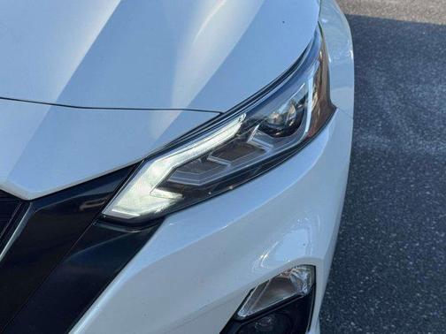 2022 Nissan Altima SR FWD