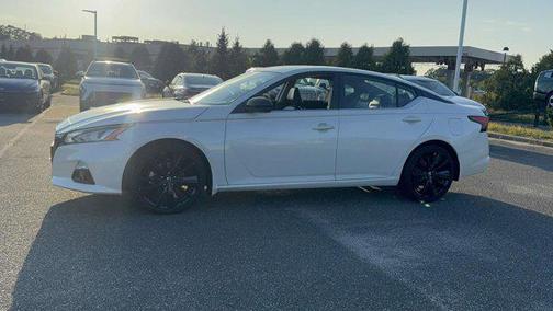 2022 Nissan Altima SR FWD