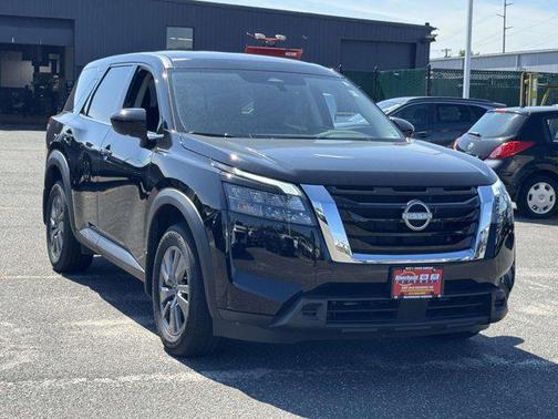 2024 Nissan Pathfinder S 4WD