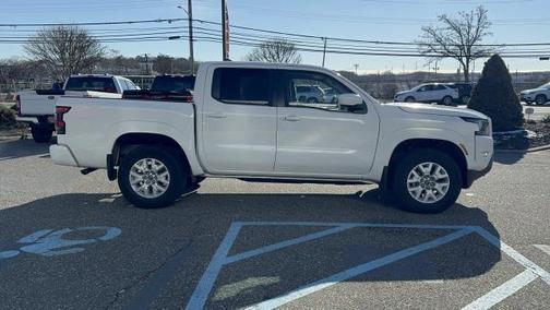 2022 Nissan Frontier SV