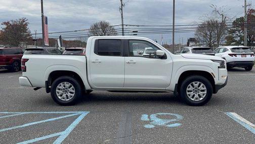2022 Nissan Frontier SV