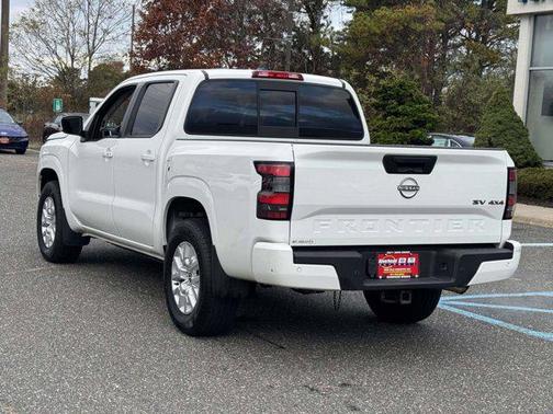 2022 Nissan Frontier SV