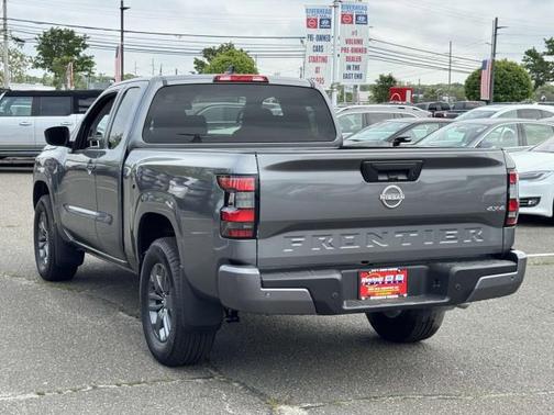 2025 Nissan Frontier SV