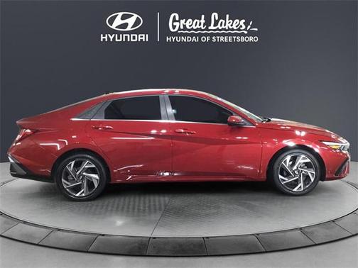 2025 Hyundai ELANTRA SEL