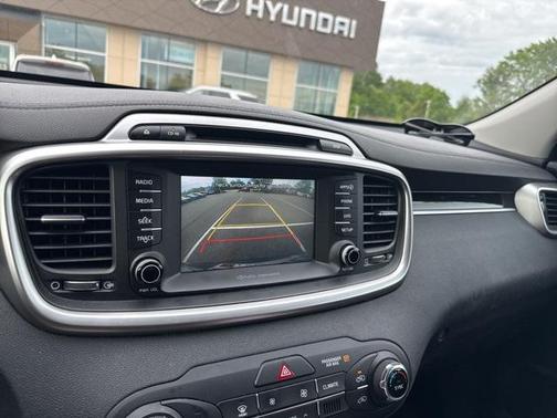 2018 Kia Sorento LX