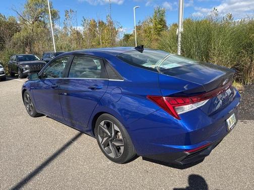 2021 Hyundai ELANTRA Limited