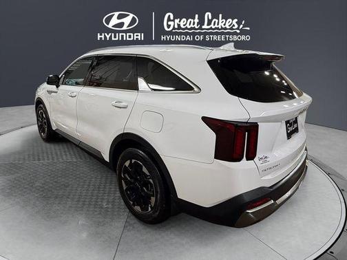 Glacial White Pearl 2025 Kia Sorento S