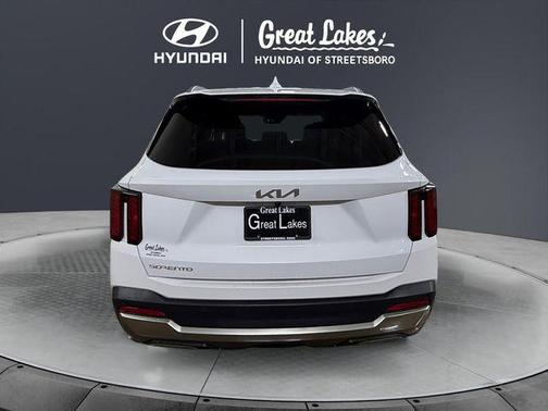 Glacial White Pearl 2025 Kia Sorento S