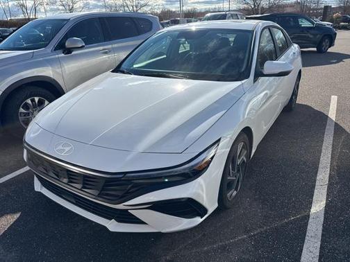 2025 Hyundai ELANTRA Limited