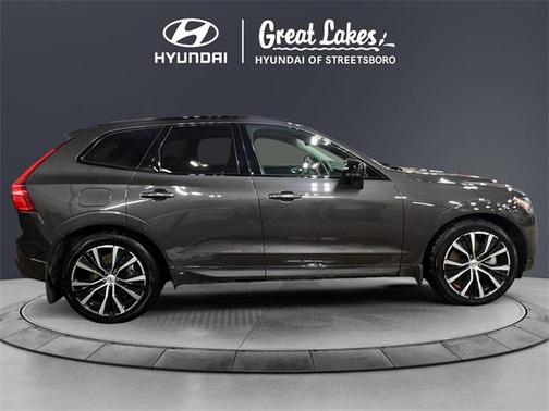 2025 Volvo XC60 B5 Ultra