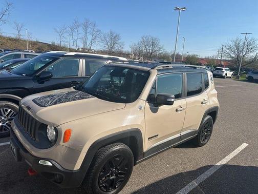 Mojave Sand 2017 Jeep Renegade Trailhawk