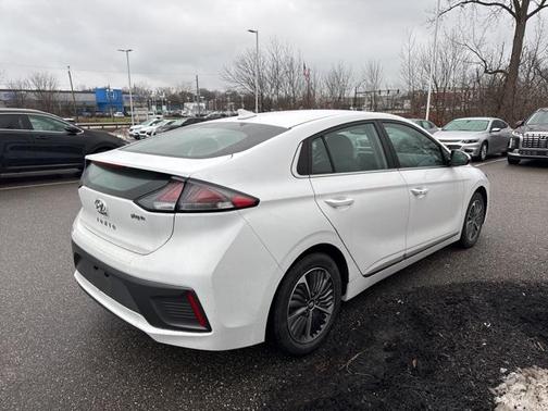 2021 Hyundai IONIQ Plug-In Hybrid SEL