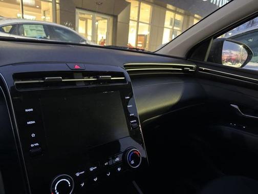 2024 Hyundai TUCSON SE