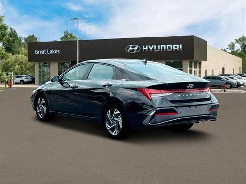 2025 Hyundai ELANTRA Limited