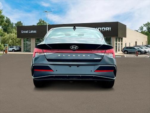 2025 Hyundai ELANTRA Limited
