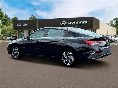 2025 Hyundai ELANTRA Limited
