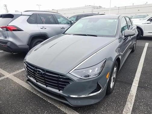 2022 Hyundai SONATA SE