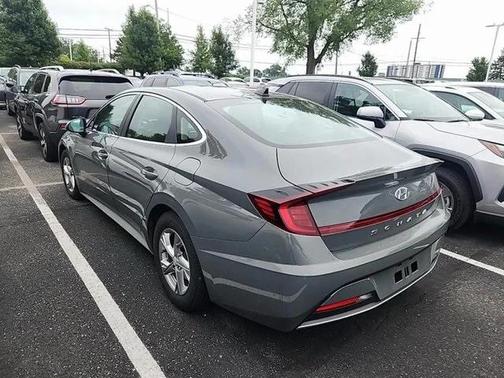 2022 Hyundai SONATA SE