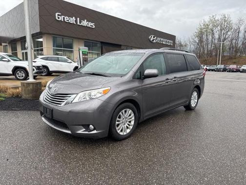 2016 Toyota Sienna XLE