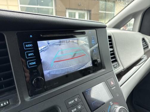 2016 Toyota Sienna XLE