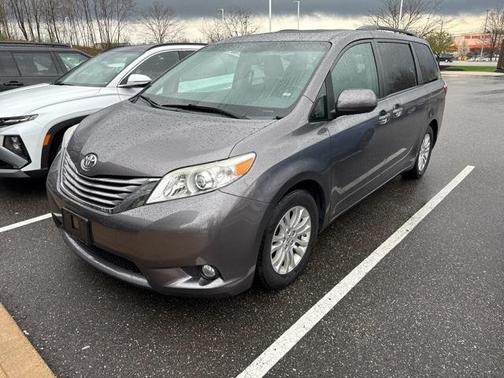 2016 Toyota Sienna XLE