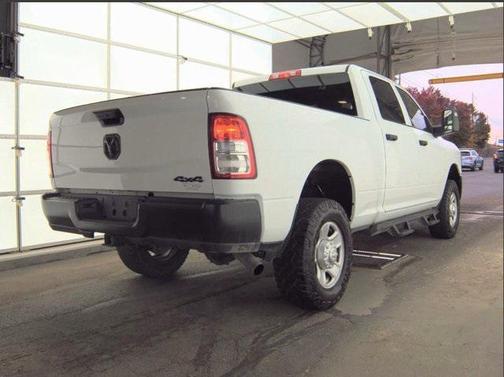 2024 RAM 2500 Tradesman Crew Cab 4x4 6'4' Box
