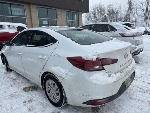 2019 Hyundai ELANTRA SE