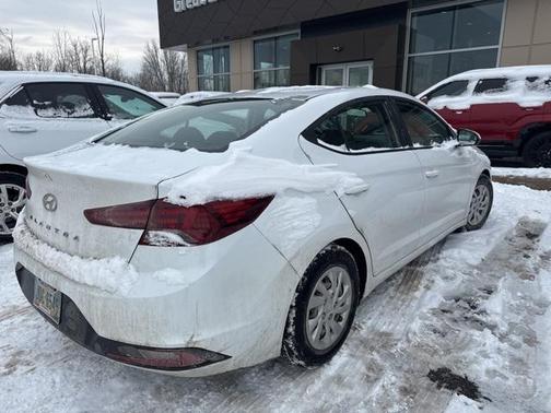 2019 Hyundai ELANTRA SE