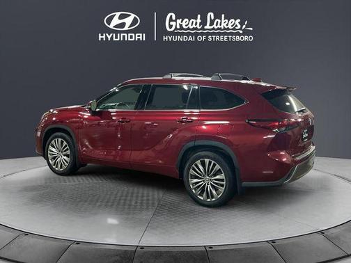 Ruby Flare Pearl 2022 Toyota Highlander Platinum
