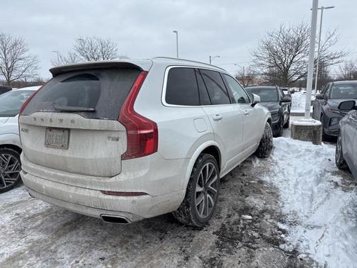2020 Volvo XC90 Hybrid T8 Momentum 7 Passenger
