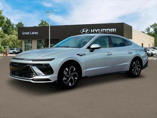 Aero Silver 2025 Hyundai SONATA SEL