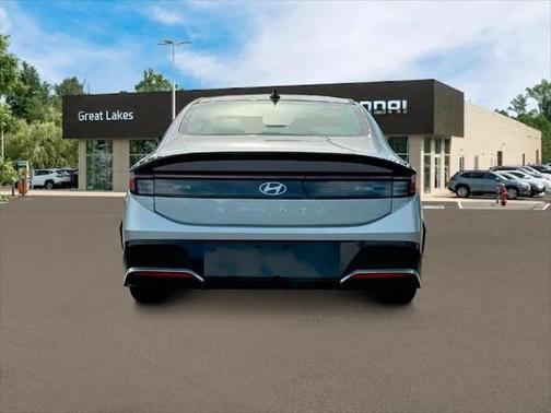 Aero Silver 2025 Hyundai SONATA SEL