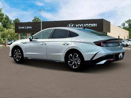 Aero Silver 2025 Hyundai SONATA SEL