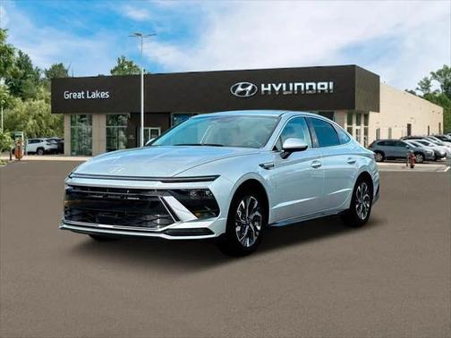 Aero Silver 2025 Hyundai SONATA SEL