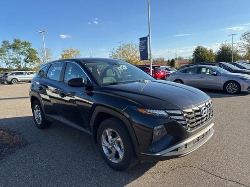 2023 Hyundai TUCSON SE