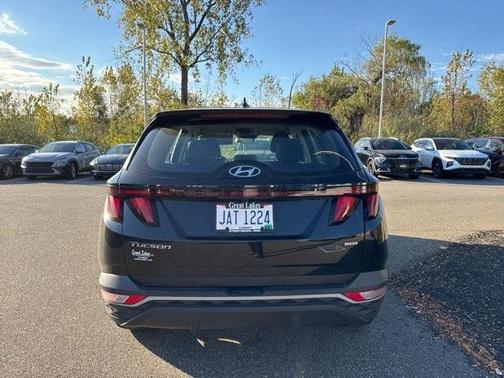 2023 Hyundai TUCSON SE