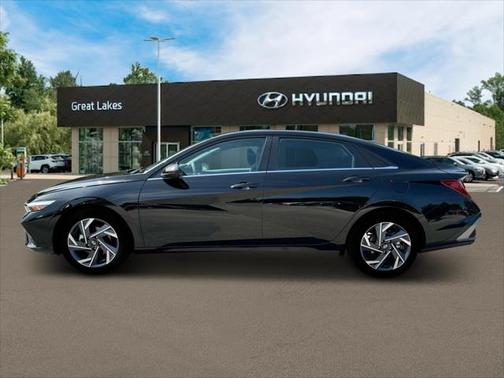 2025 Hyundai ELANTRA SEL