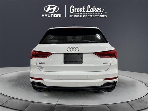 2024 Audi Q3 Premium 45 TFSI S line quattro Tiptronic