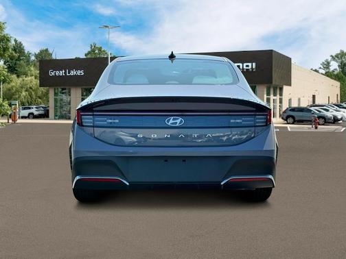 2025 Hyundai SONATA SE