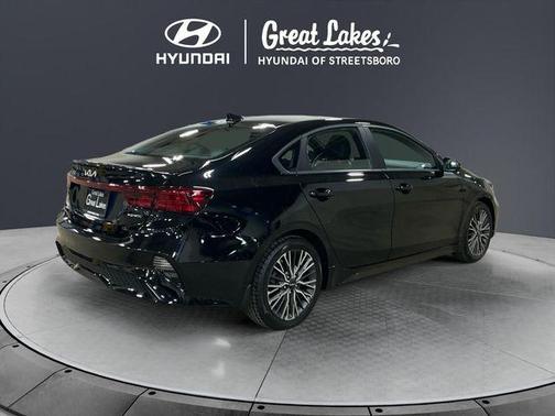 Aurora Black 2024 Kia Forte GT-Line