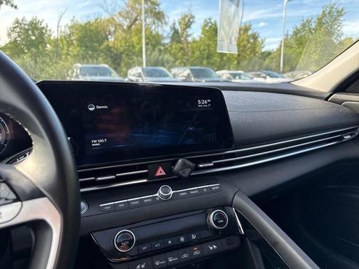 2022 Hyundai ELANTRA Limited