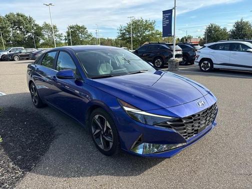 2022 Hyundai ELANTRA Limited