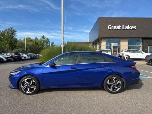 2022 Hyundai ELANTRA Limited