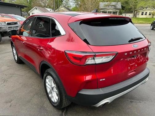 Rapid Red Metallic Tinted Clearcoat 2020 Ford Escape SE